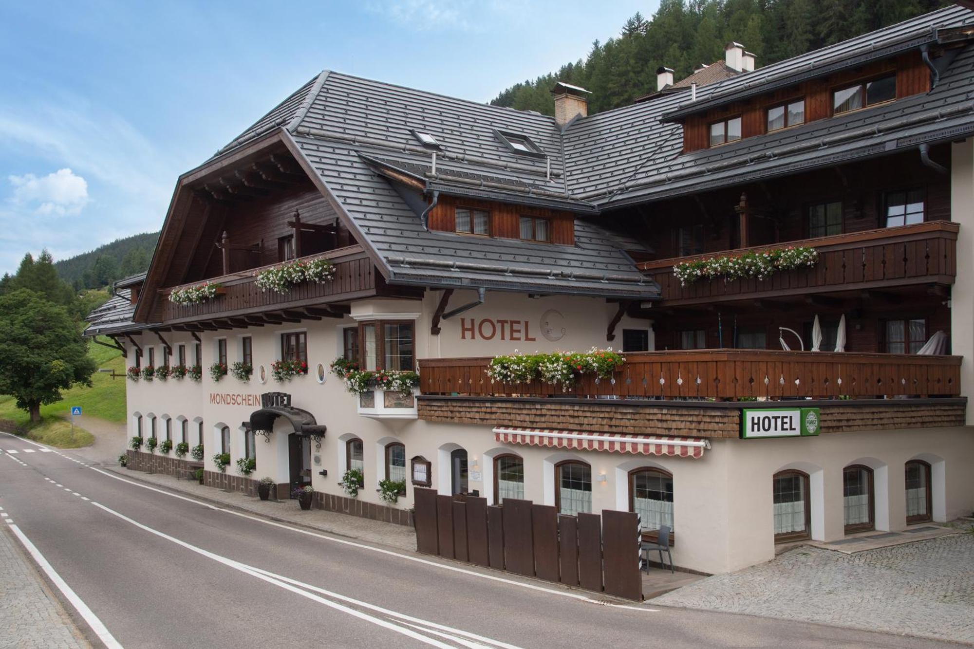 Hotel Mondschein Sesto Kültér fotó
